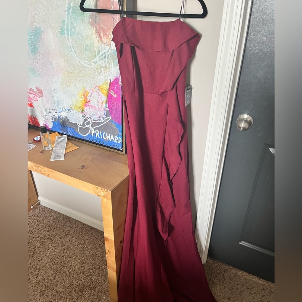NWT LuLu’s long maxi dress, strapless, maroon color